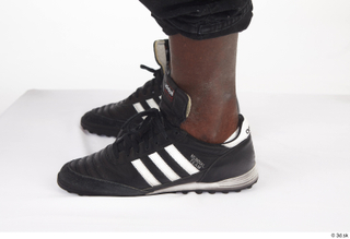 Kato Abimbo black sneakers foot sports 0003.jpg